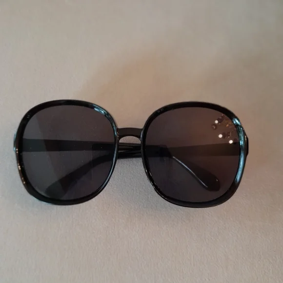 Jackie O Black Sunglasses - Picture 3 of 5